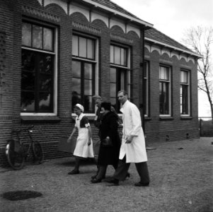 In Ten Boer is door prof. Eerland van het Academisch Ziekenhuis in Groningen in , Bestanddeelnr 900-3015