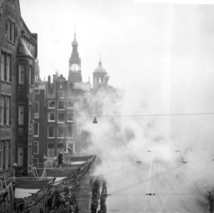 Huwelijk prinses Beatrix en Claus von Amsberg , Raadhuisstraat in rook, Bestanddeelnr 918-8905