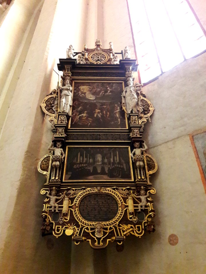 Interior of the Assumption of Mary Church in Toruń 03