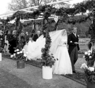 Huwelijk te Haarzuilen Graaf Van Nicolay Barones van Zuilen van Nijevelt van der, Bestanddeelnr 904-2417