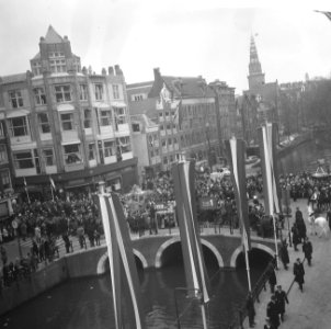 Huwelijk prinses Beatrix en Claus von Amsberg , de stoet op weg, Bestanddeelnr 918-9022