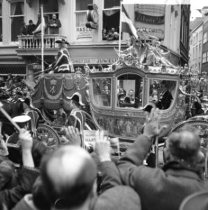 Huwelijk prinses Beatrix en Claus von Amsberg , de Gouden Koets, Bestanddeelnr 918-8914
