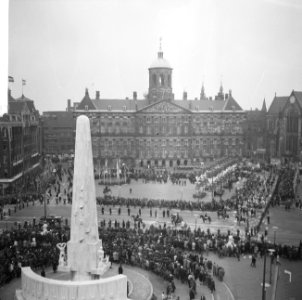 Huwelijk prinses Beatrix en Claus von Amsberg , overzicht bij de Dam, Bestanddeelnr 918-8920