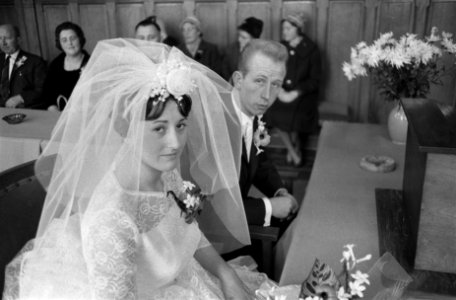 Huwelijk van H. Groot , speler van Ajax, met Elly Kaayk in Koog aan de Zaan , he, Bestanddeelnr 911-8317