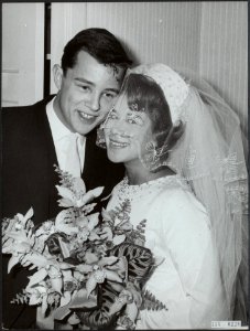 Huwelijk van Anneke Grönloh, Bestanddeelnr 135-0228