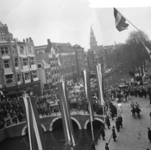 Huwelijk prinses Beatrix en Claus von Amsberg , de stoet op weg, Bestanddeelnr 918-9033