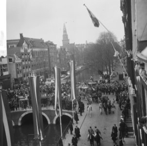 Huwelijk prinses Beatrix en Claus von Amsberg , de stoet op weg, Bestanddeelnr 918-9030