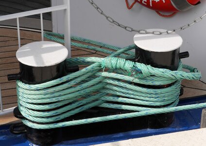 Dew nylon rope mooring photo