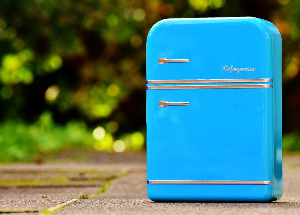 Blue storage tin can