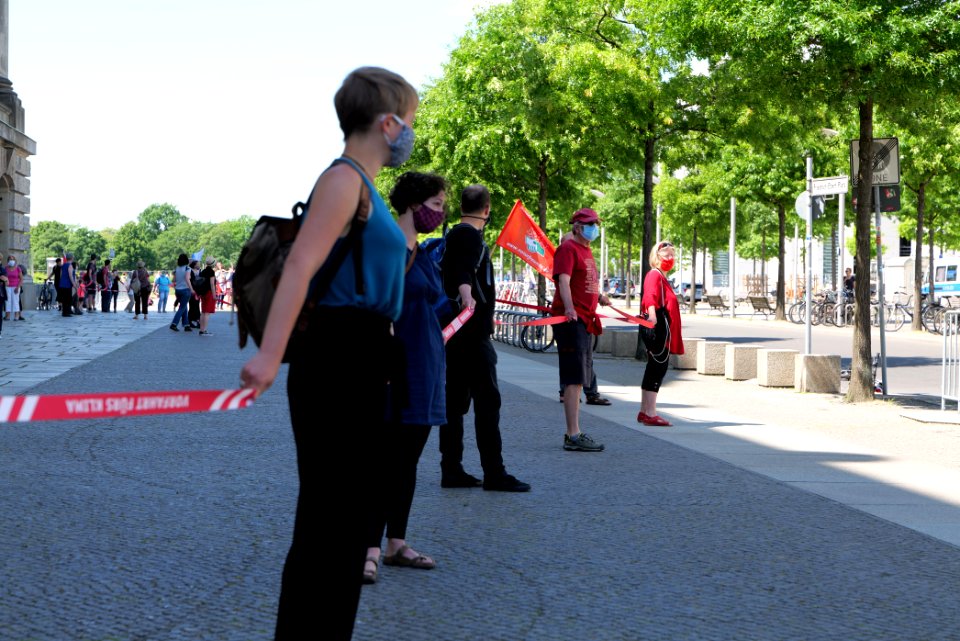 Human chain mobility protest Berlin 2020-06-02 75