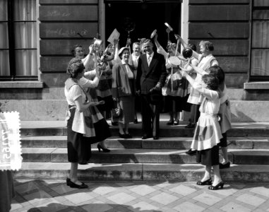 Huwelijk dirigente Huisvrouwenorkest Utrecht, Bestanddeelnr 907-7165