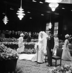 Huwelijk prinses Beatrix en Claus von Amsberg , bruidspaar, Bestanddeelnr 918-8791