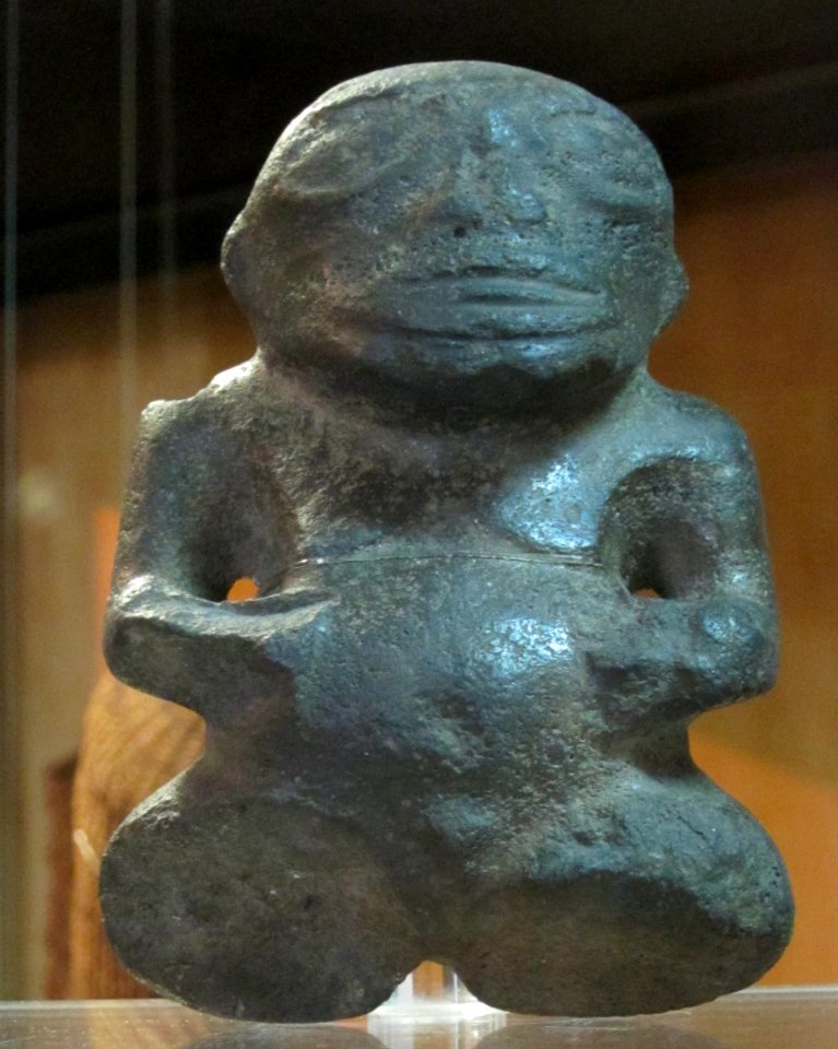 Human figure, balsat, Marquises, Musée de Tahiti et des Îles