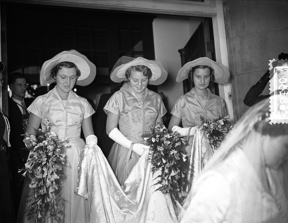 Huwelijk Jonkvrouw-Baronesse van Randwijk , secretaresse van Prinses Wilhelmina , Bestanddeelnr 906-8130