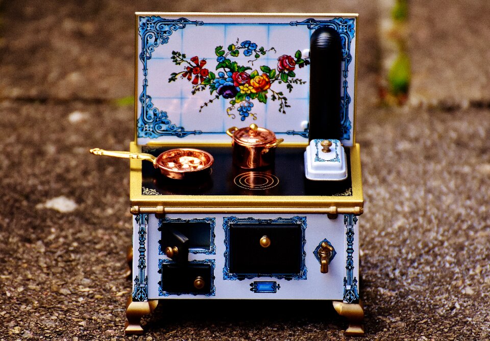 Dolls houses dolls furniture heat