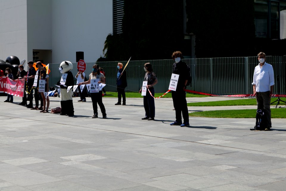 Human chain mobility protest Berlin 2020-06-02 122