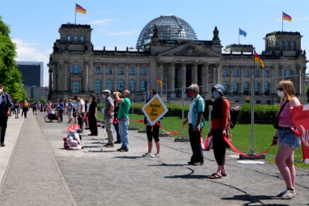 Human chain mobility protest Berlin 2020-06-02 108