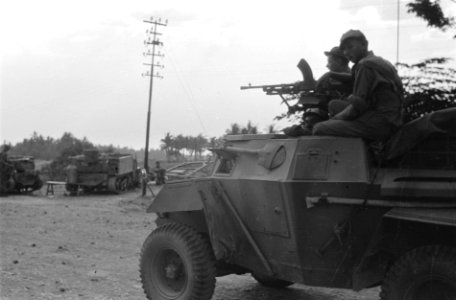 Humber scoutscar met twee militairen, Bestanddeelnr 1880
