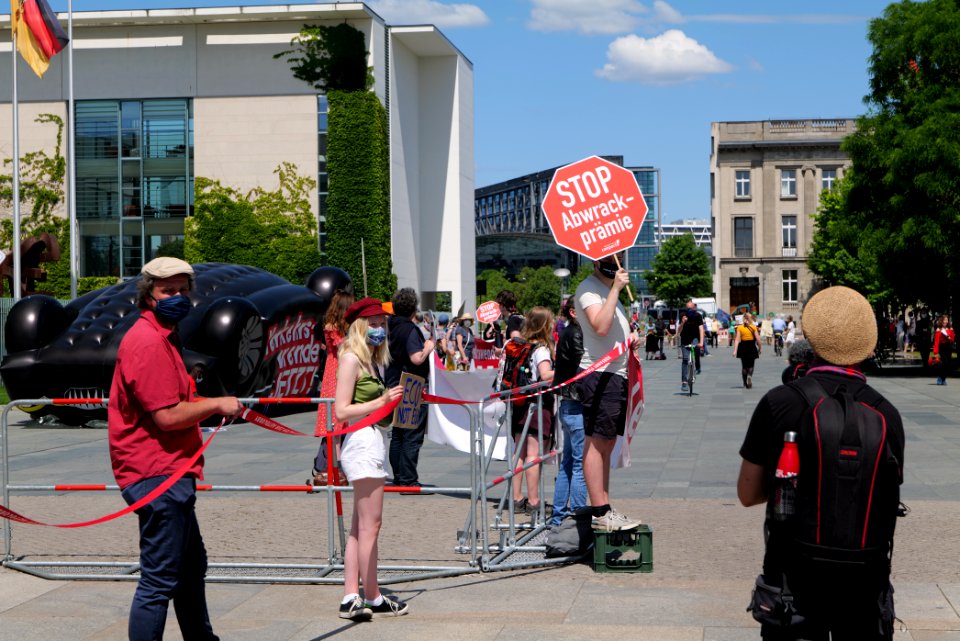 Human chain mobility protest Berlin 2020-06-02 113