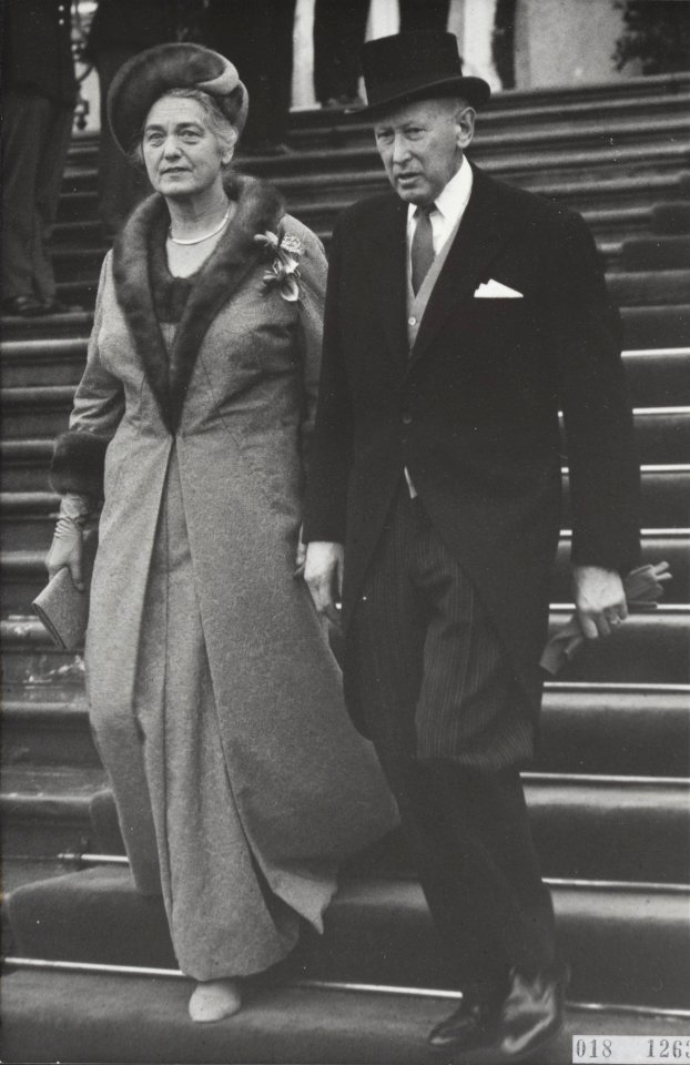Huwelijk prinses Margriet en mr. Pieter van Vollenhoven. De ouders van de bruide, Bestanddeelnr 018-1263