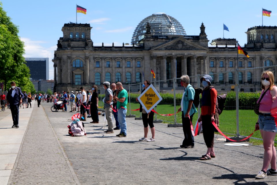 Human chain mobility protest Berlin 2020-06-02 107