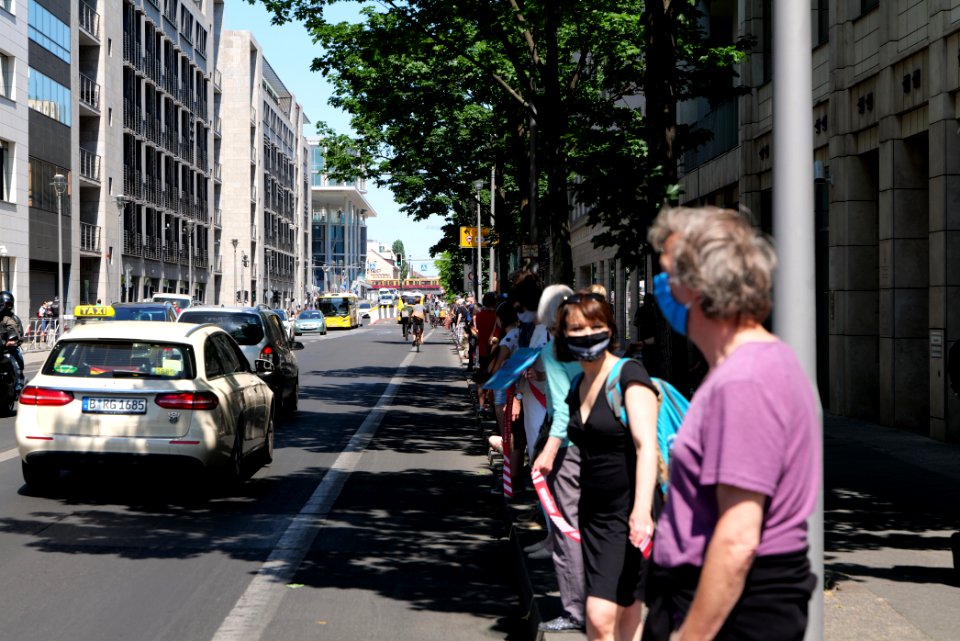 Human chain mobility protest Berlin 2020-06-02 55