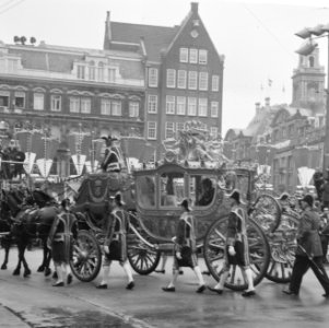 Huwelijk prinses Beatrix en Claus von Amsberg , Gouden Koets, Bestanddeelnr 918-8941