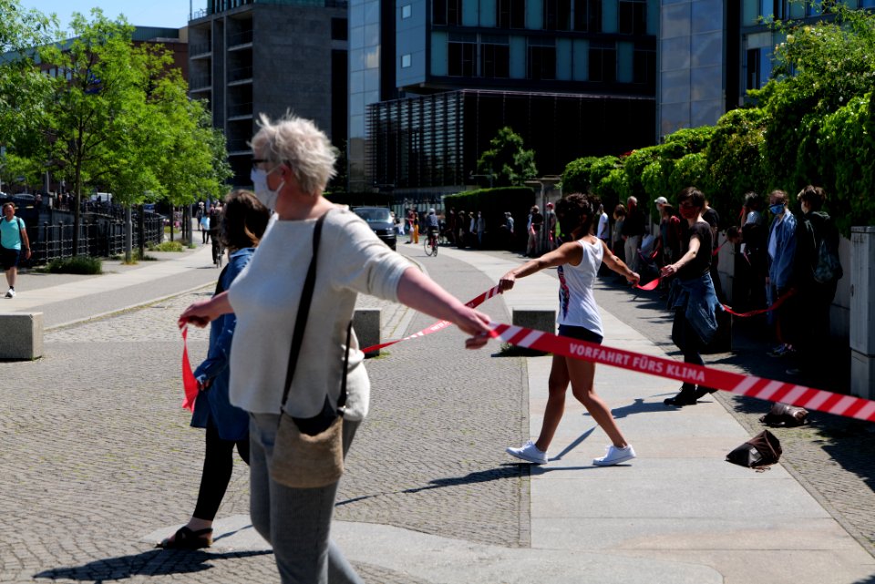 Human chain mobility protest Berlin 2020-06-02 68