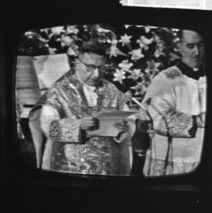 Huwelijk Prinses Irene en Prins Hugo Charles te Rome vanaf televisie, Giobbe, Bestanddeelnr 916-3674