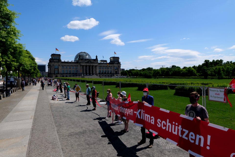 Human chain mobility protest Berlin 2020-06-02 104