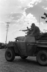 Humber scoutscar met twee militairen, Bestanddeelnr 1879