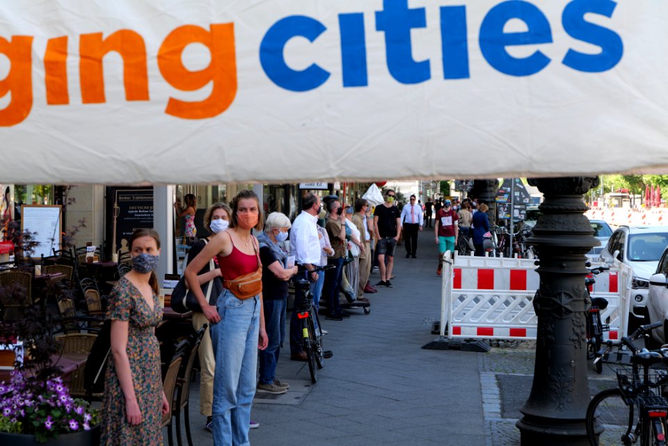 Human chain mobility protest Berlin 2020-06-02 27