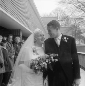 Huwelijk Mary Kok met Kees Oudegeest te Hilversum, Bestanddeelnr 914-6571