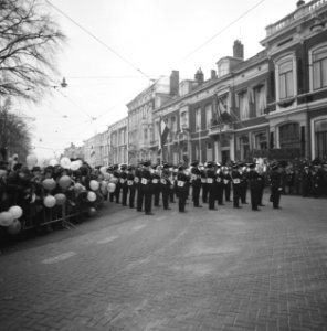 Huwelijk prinses Margriet en mr. Pieter van Vollenhoven de koets op weg, Bestanddeelnr 919-9750