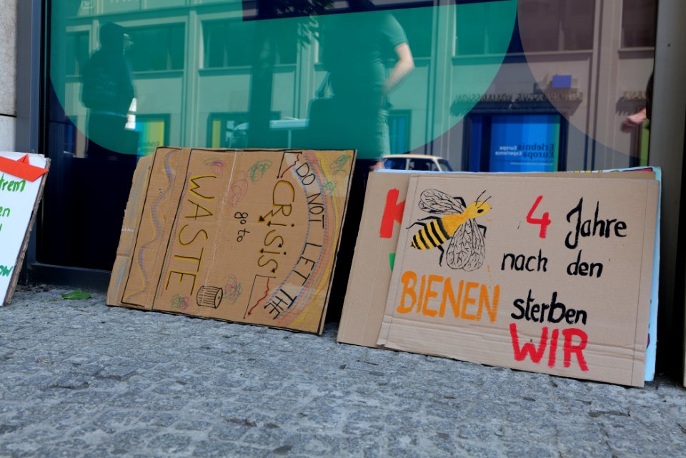 Human chain mobility protest Berlin 2020-06-02 15
