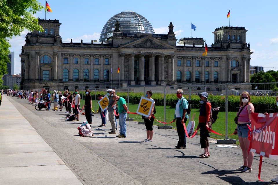 Human chain mobility protest Berlin 2020-06-02 152