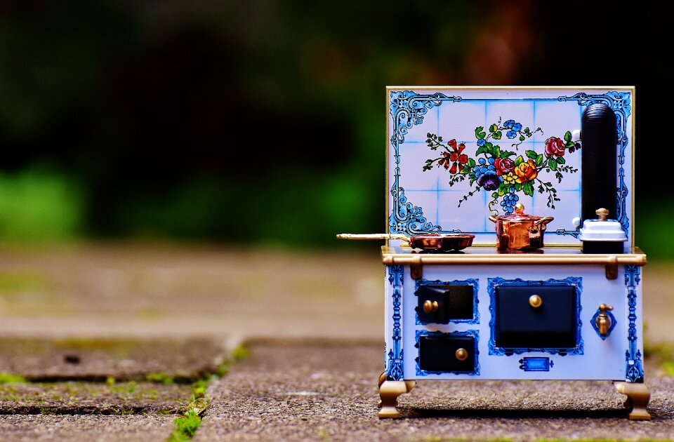 Dolls houses dolls furniture heat
