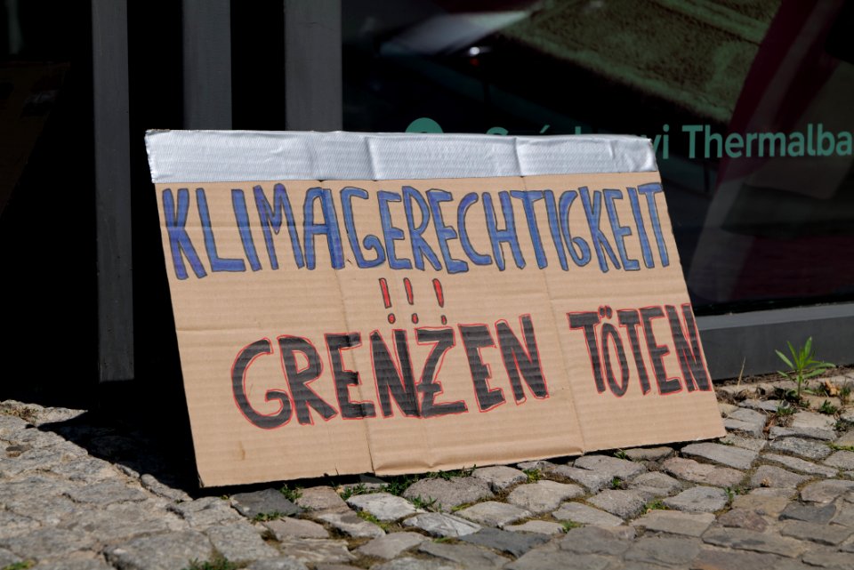 Human chain mobility protest Berlin 2020-06-02 12