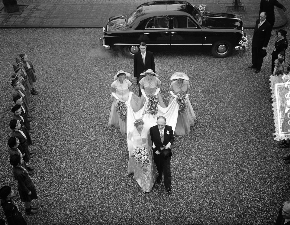 Huwelijk Jonkvrouw-Baronesse van Randwijk , secretaresse van Prinses Wilhelmina , Bestanddeelnr 906-8140