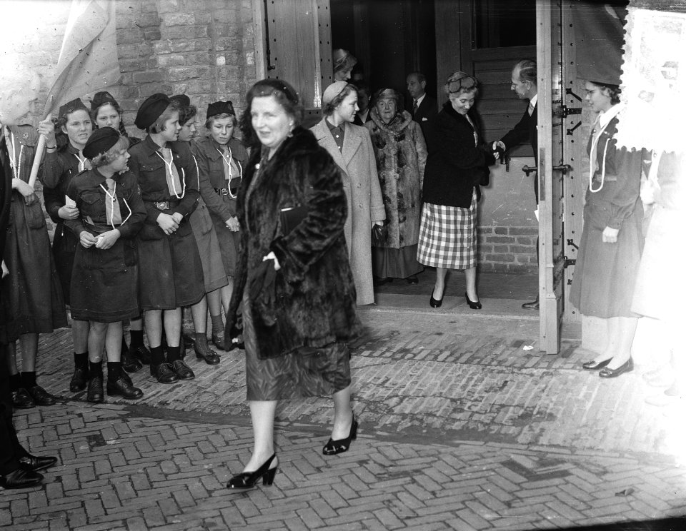 Huwelijk Jonkvrouw-Baronesse van Randwijk , secretaresse van Prinses Wilhelmina , Bestanddeelnr 906-8134