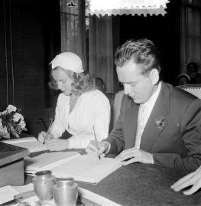 Huwelijk Kitty Janssen met heer J. van der Toorn, Bestanddeelnr 905-8403