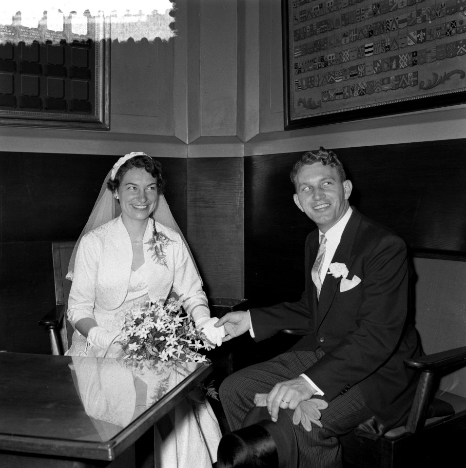 Huwelijk Kenneth Roger Dancy (Held Flying Enterprise ) met Nelly van den Tempel, Bestanddeelnr 908-0137
