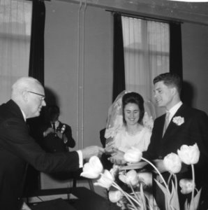 Huwelijk M.A.J. Romme met mejuffrouw E.F. Brambergers, Bestanddeelnr 913-8252