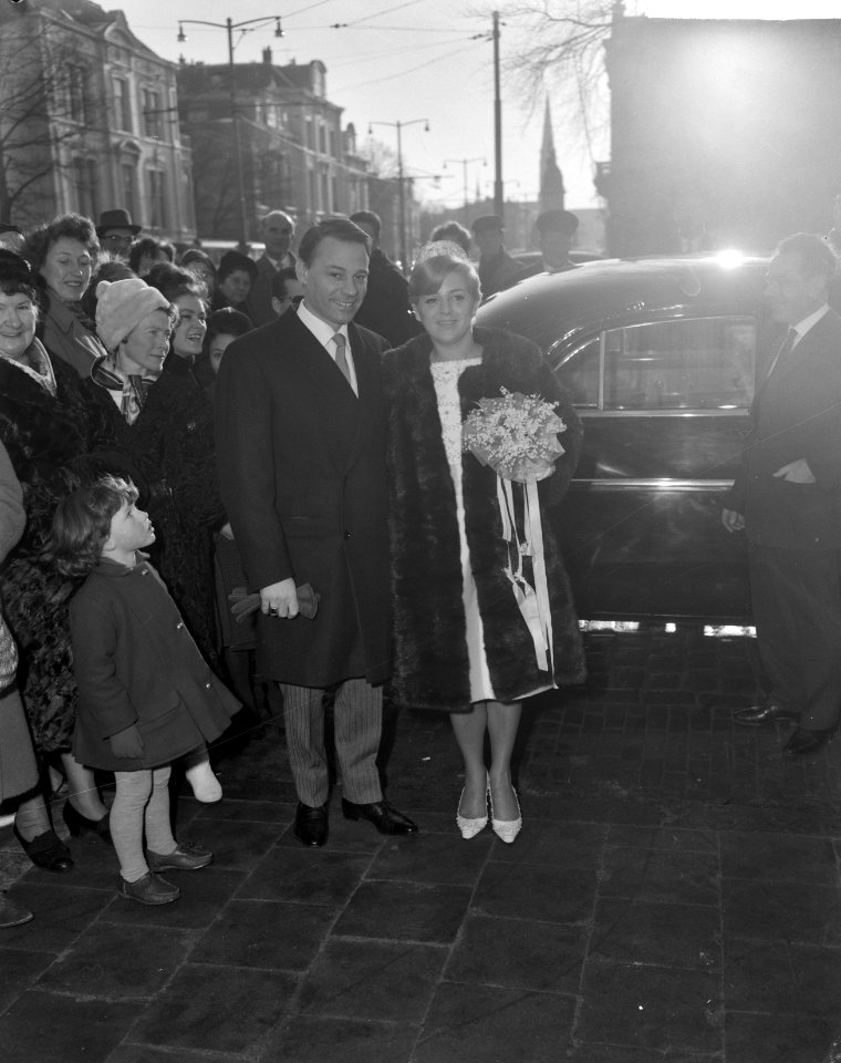 Huwelijk Peter van Houten ( Peter van Wood ) met mej. Aurora Maria della Camera , Bestanddeelnr 914-7487