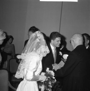 Huwelijk M.A.J. Romme met mejuffrouw E.F. Brambergers, Bestanddeelnr 913-8250