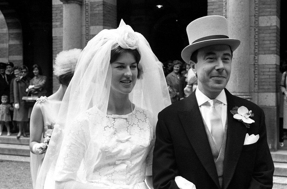Huwelijk aceur Paul Cammermans met VVV-hostess Loesje van Toorn, Bestanddeelnr 914-1057