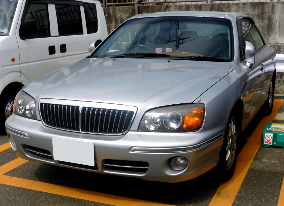Hyundai XG 300 (TXG30) front