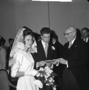 Huwelijk M.A.J. Romme met mejuffrouw E.F. Brambergers, Bestanddeelnr 913-8246