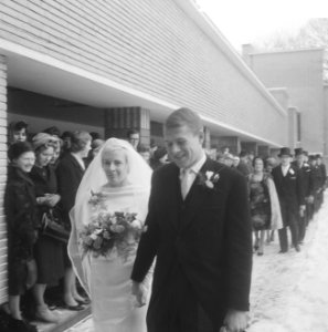 Huwelijk Mary Kok met Kees Oudegeest te Hilversum, Bestanddeelnr 914-6573