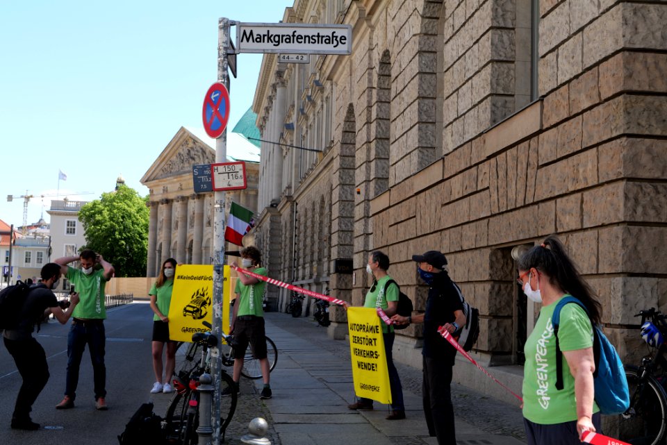 Human chain mobility protest Berlin 2020-06-02 48